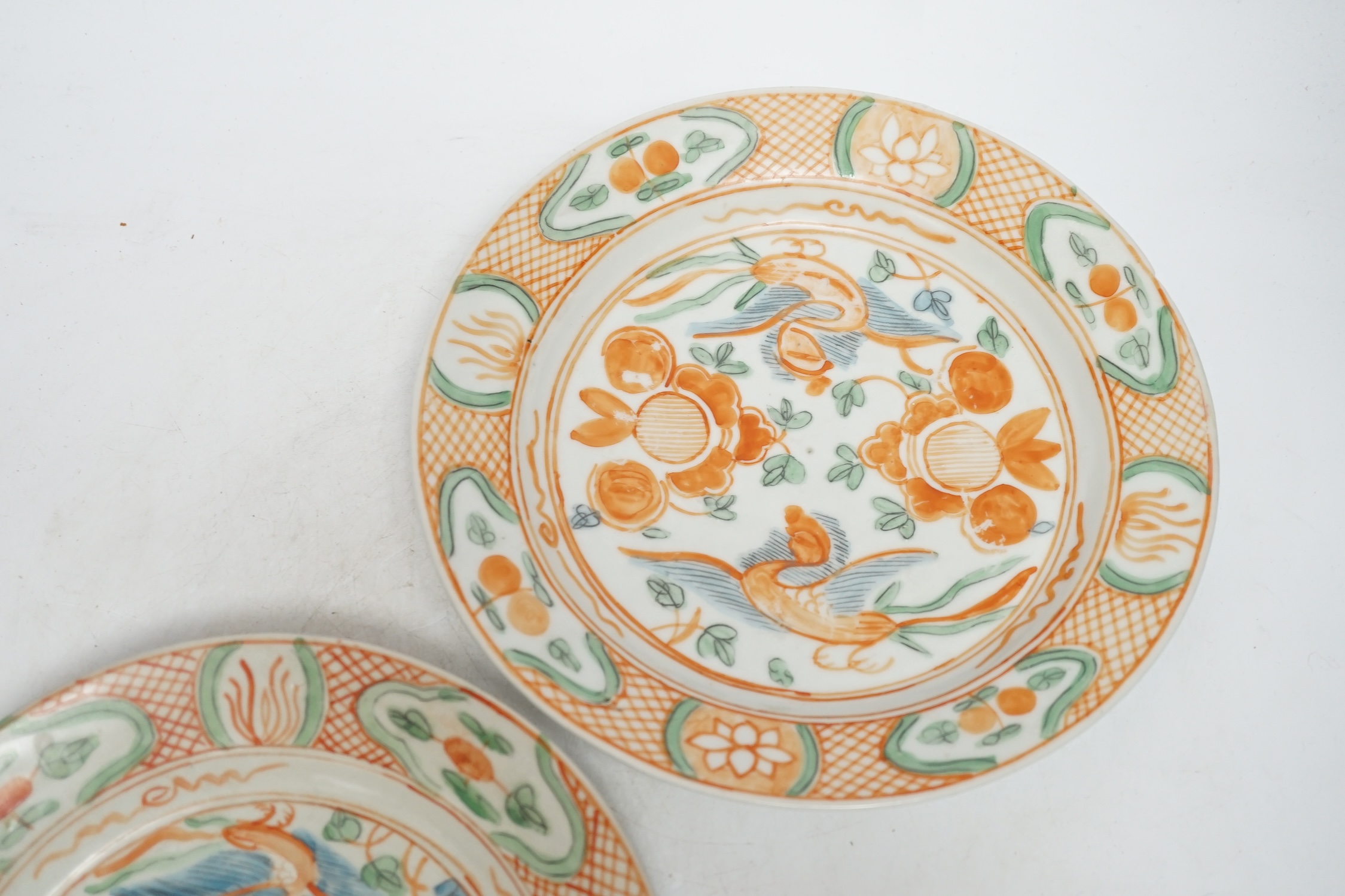 A pair of Chinese Swatow enamelled porcelain plates, late 16th century, 24cm